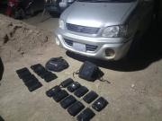 Hallan droga en vehículo abandonado por traficantes