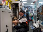 Londres se convirtió en un centro global de robo de teléfonos. Ahora sabemos por qué