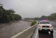 Desborde del río Guaire en Mampote causan alerta en Miranda