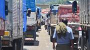 Transportistas denuncian que gastar en diésel los deja sin dinero para alimentos y temen que la situación empeore