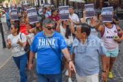 VIDEO: Con carteles y aplausos, familiares y vecinos recordaron a Vicente Cordeyro y pidieron justicia