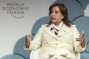 Juez en Perú descarta pedido fiscal y permite a Dina Boluarte salir del país