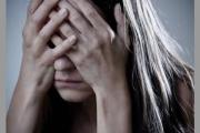 Acusó a su ex de robarle fotos íntimas con su nueva pareja y de difundirlas