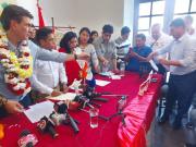Dirigentes cívicos hicieron firmar a Rodrigo Paz “Compromiso por Tarija”