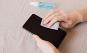 Chau mugre: todos los trucos para limpiar el celular y dejarlo impecable