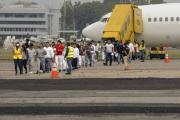 Crisis migratoria: Madre venezolana suplica que le permitan traer a su hijo de 10 años