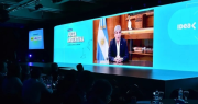 Coloquio de IDEA: Caputo les prometió a los empresarios avanzar en las reformas laboral y tributaria
