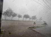 Lo que dejó la tormenta en Delfín Gallo: un derrumbe, voladura de techos, agua en las casas y una comuna sin luz