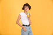 Conoce cuál es el jugo rico en vitaminas y con efecto diurético que evita la retención de líquidos: esta es la cantidad exacta que debes ingerir