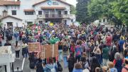 Protestas en las oficinas del Andis: manifestantes ingresaron al edificio y piden por las autoridades