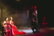 Fedra intenta salir del laberinto de sus pasiones al son del bolero
