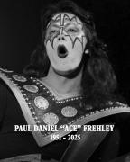 Profundo pesar por el fallecimiento de Ace Frehley, guitarrista fundador de Kiss, su particular presencia escénica, su maquillaje cósmico y sus riffs inolvidables serán leyenda