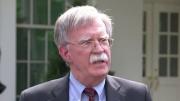 El exasesor de la Casa Blanca John Bolton se entrega para responder por manejo indebido de secretos oficiales