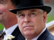 El príncipe de York renuncia a sus títulos y cargos en la monarquía británica: los motivos