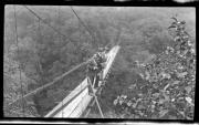 Recuerdos fotográficos: 1935. El atractivo puente colgante de Villa Nougués