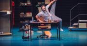 La comedia de Broadway “Agotados” llega al Teatro Coliseo Podestá de La Plata protagonizada por Ariel Staltari