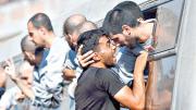 Prisioneros palestinos liberados por Israel denuncian torturas