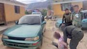 Aprehenden a tres por robo en Sacaba; operaban desde un auto verde
