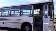 Una mujer lesionada al sufrir una caída dentro de un colectivo