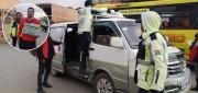 ALCALDÍA DE EL ALTO SANCIONA A CONDUCTORES POR TRAMEAJE