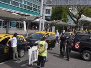 Remiseros, taxistas y aplicaciones: qué hay detrás de la disputa que altera Aeroparque