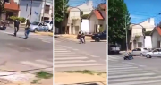 Video: terror en La Plata por un enfrentamiento a tiros entre motoqueros en la avenida 44