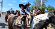 La savia nueva de la tradición sanjuanina disfrutó de una especial cabalgata infantil en Rivadavia