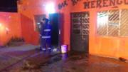 Arrojaron un artefacto incendiario contra un bar