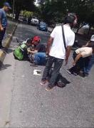 Lesionados dos motorizados en avenida Constitución