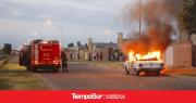 Bomberos sofocan incendio en un rodado