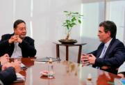 Paz recibe apoyo de países vecinos y otros opositores