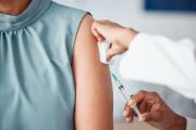 La razón detrás del dolor en el brazo cuando nos vacunamos