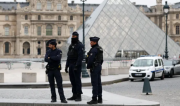 Diademas, collares, aretes y broches: la colección de la corona francesa robada de Louvre de París