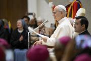 El papa pide afrontar los problemas de la vida siguiendo ejemplo de los santos venezolanos