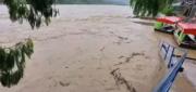 CRECIDA DEL RÍO BERMEJO BLOQUEA PASO FRONTERIZO Y DEJA A ARGENTINOS VARADOS