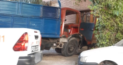 Perdió el control de un camión y chocó contra una casa a pocas cuadras del centro sanjuanino