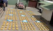 Secuestran un vehículo con 300 paquetes de marihuana en operativo realizado en Cochabamba