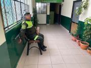 Sujeto se hizo pasar por policía para evadir los controles durante la jornada electoral