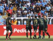 Bolívar remonta en un partido con siete jugadores expulsados