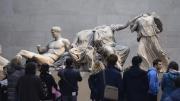 Critica al Museo Británico por una cena frente a los frisos del Partenón 