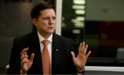 Exministro de Justicia de Colombia: A Petro lo pueden extraditar por volverse aliado del Cartel de los Soles