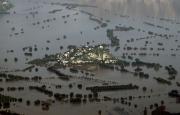 Sube a 76 la cifra de muertos por inundaciones y deslaves en México