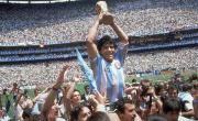 Murió Roberto Cejas, el hincha que levantó a Diego Maradona en el festejo del Mundial 86