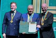 La FBF distingue a Infantino, Domínguez, Loayza y a los mundialistas de 1994
