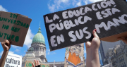 El Gobierno nacional promulgó las leyes de emergencia pediátrica y financiamiento universitario, pero se posterga la aplicación