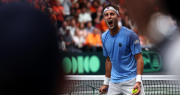 Tomás Etcheverry avanza con autoridad en el ATP de Viena y ahora va por uno de los mejores del mundo