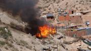 El fuego consumió una casilla en pocos minutos y los bomberos tuvieron que llegar a pie