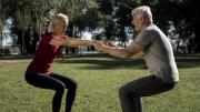Recomendados para mayores de 60 años: los ejercicios efectivos para mejorar el equilibrio y la movilidad