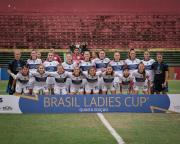Manada de exportación: así fue la primera excursión internacional del fútbol femenino de Gimnasia