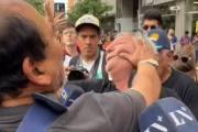 Córdoba: militantes libertarios le pegaron a un jubilado
